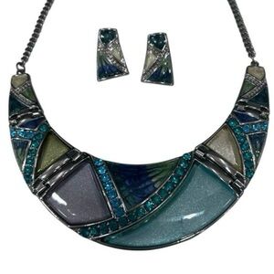 Designer Inspired Bib
Necklace & Stud Earrings
Set 6.5" Multicolor Epoxy Enamel